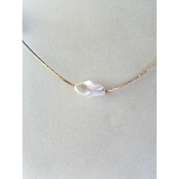 Vintage Gold tone‎ faux pearl necklace. Korea. - Picture 3 of 4